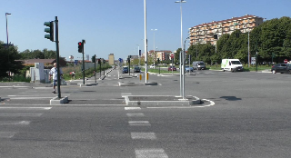 Scontro auto-monopattino a Torino, muore un 15enne in corso Venezia